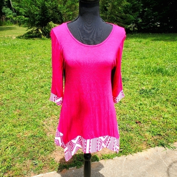 Pink sharkbite top 3/4 sleeve Large EUC - Picture 1 of 4